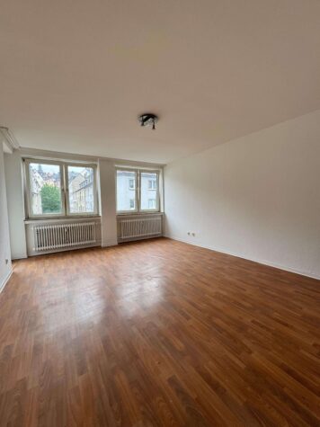 So lässt es sich wohnen! 2 Zimmer mit Aufzug und Balkon!, 58097 Hagen, Etagenwohnung